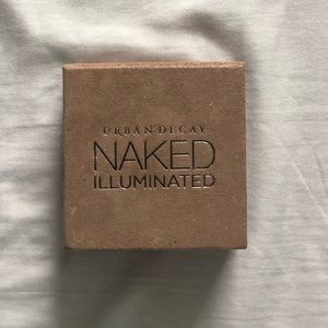 Naked illuminated shimmering powder!